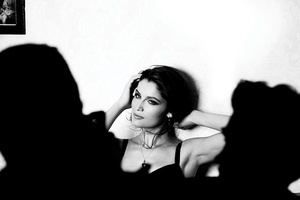 campana_nueva_fragancia_dolce_gabbana_intense_laetitia_casta_noah_mills_mario_testino__849593678_900x600.jpg