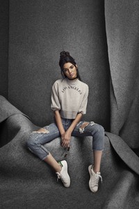 kendall-kylie-jenner-pacsun-1-compressed.jpg