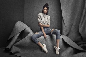 kendall-kylie-jenner-pacsun-3-compressed.jpg
