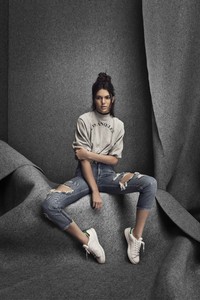 kendall-kylie-jenner-pacsun-5-compressed.jpg