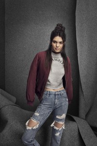kendall-kylie-jenner-pacsun-9-compressed.jpg