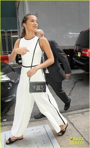 michael-fassbender-alicia-vikander-kick-off-light-between-oceans-press-16.JPG