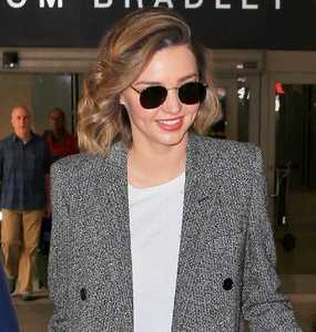 miranda-kerr-at-los-angeles-international-airport_804073316.jpg