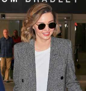 miranda-kerr-at-los-angeles-international-airport_804073316.jpg