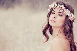 1-collection-women-wear-flower-headpiece-2014.jpg