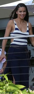 36D119A100000578-3720942-All_smiles_The_Brazilian_native_looked_thrilled_to_be_back_home_-a-7_1470217095103.jpg