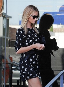 Rosie+Huntington+Whiteley+Rosie+Huntington+Tw3Y7ChSG32x.jpg
