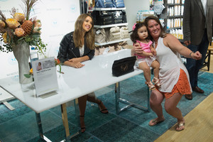 Jessica+Alba+Jessica+Alba+Visits+Nordstrom+8XHTsEVYmcvx.jpg