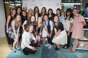 Jessica+Alba+Jessica+Alba+Visits+Nordstrom+eIzcGiBB1o2x.jpg