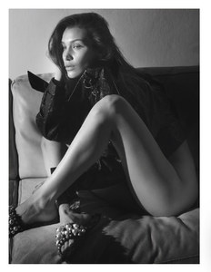 Vogue_Paris_-_Septembre_2016_Page_278_Image_0001 (1).jpg
