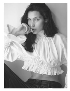 Vogue_Paris_-_Septembre_2016_Page_293_Image_0001 (1).jpg