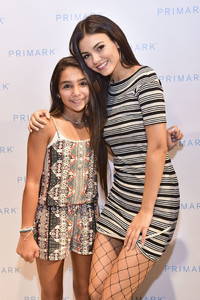 Victoria+Justice+Victoria+Justice+Celebrates+gLVlRLo0m4Cx.jpg