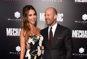 Jessica+Alba+Premiere+Summit+Entertainment+MzPcvWOsGywx.jpg