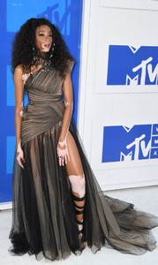 2016+MTV+Video+Music+Awards+Arrivals+Xjy6CxXfqSBx.jpg