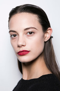 Cushnie+et+Ochs+Fall+2016+Backstage+ZquCO_Z70OAx.jpg