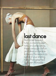 elle march 2000 photo Ruven Afanador (12).jpg