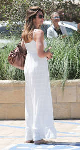 Cindy-Crawford-and-Kaia-Gerber-out-in-Malibu--05.jpg
