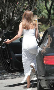 Cindy-Crawford-and-Kaia-Gerber-out-in-Malibu--13.jpg