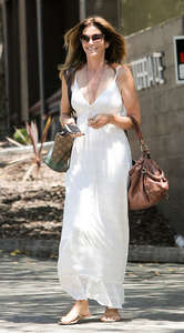 Cindy-Crawford-and-Kaia-Gerber-out-in-Malibu--16.jpg
