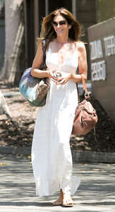 Cindy-Crawford-and-Kaia-Gerber-out-in-Malibu--19.jpg