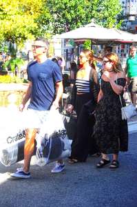 Jessica-Alba-at-Crate-and-Barrel--01.jpg