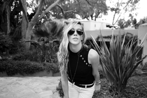 Katie-Cassidy-Personal-Styl-1.png