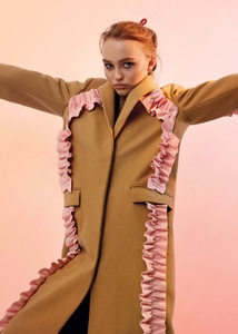 Lily-Rose-Depp-V-Magazine-Summer-2016-Online-Cover-Photos03.jpg
