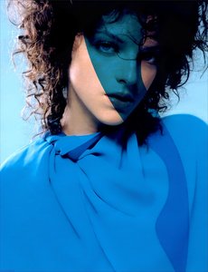 blk2-765-Clara-Veiga_Gazinelli-ElleDE0203-ph_Herve_Lafond.jpg