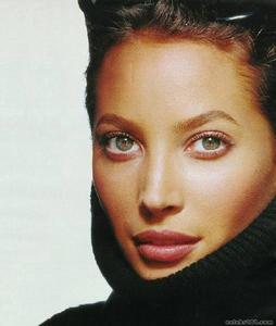 christy_turlington_photo_148.jpg