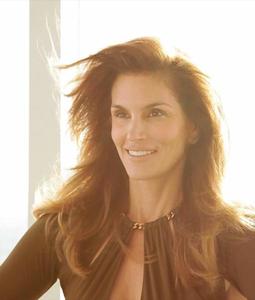 cindy-crawford-shares-her-beauty-secrets-at-michigan-avenue-cover-party-510x600-1.jpg