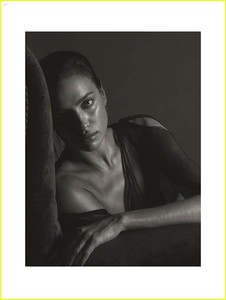 irina-shayk-topless-gq-cover-05.jpg