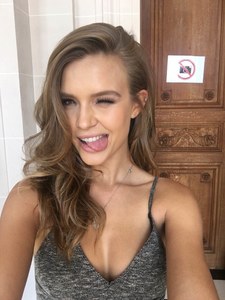 josephine-skriver-bralette.jpg