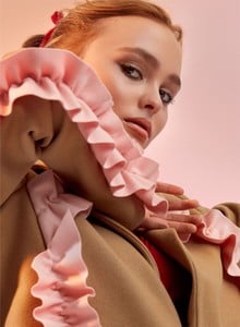lily-rose-depp-v-magazine-charlie-engman-01-620x845-jpg.jpg