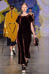 osklen_fw16_cibeleramm-1024x1541.jpg