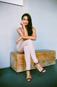shanina-shaik-ready-8-galore-mag.jpg