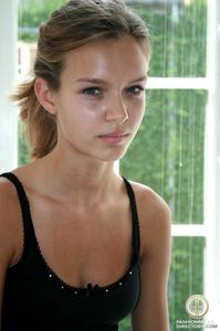 000000157564-josephine_skriver-fullsize.jpg