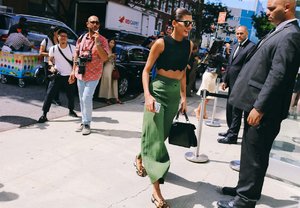 06-street-style-nyfw-day-5-phil-oh.jpg