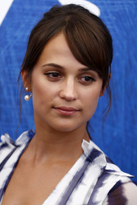 Alicia+Vikander+Light+Between+Oceans+Photocall+7-Gy9WKPJe6x.jpg