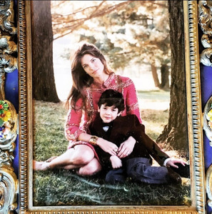 Stephanie Seymour and her son Peter Brant, 1998.jpg