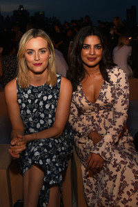 Priyanka+Chopra+Thakoon+Front+Row+September+5qgIRdE30Sfx.jpg
