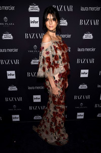 Kendall+Jenner+Harper+Bazaar+Celebrates+ICONS+fnzt18Y_PI7x.jpg