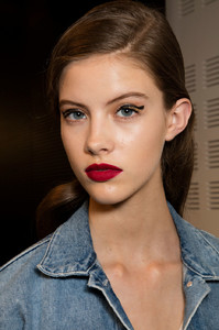 Elie+Saab+Fall+2016+Backstage+Fh5A2J6GXLbx.jpg