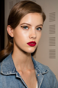 Elie+Saab+Fall+2016+Backstage+iJzlXaRUcJVx.jpg