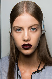 DKNY+Spring+2017+Backstage+nhZZFVyKgCBx.jpg