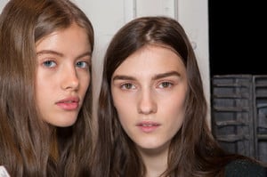Vera+Wang+Spring+2017+Backstage+RhzctV5edLbx.jpg
