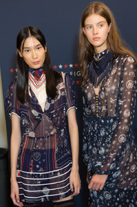 Tommy+Hilfiger+Fw+Spring+2017+Backstage+L6ID-teQLdMx.jpg