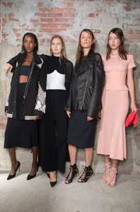 Sally+LaPointe+Spring+2017+Backstage+yPLP0IXTex_x.jpg