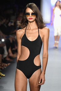 Cushnie+Et+Ochs+Runway+September+2016+New+xpjPfQL1LPox.jpg