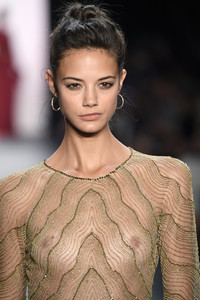 Jenny+Packham+Runway+September+2016+New+York 3.jpg