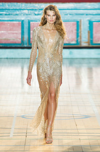 Julien+Macdonald+Spring+2017+9U1ydDIYxgOx.jpg
